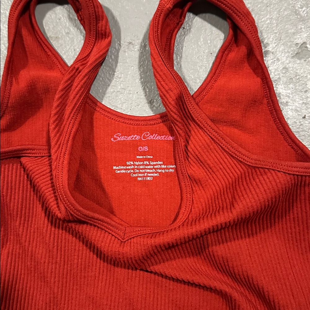 Vibrant Red Ribbed Crop Top - Picture 2 of 3